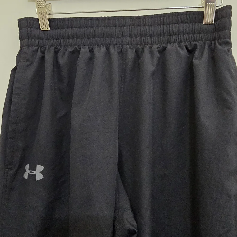 UNDER ARMOUR men size Small  Vital Woven‎ Pants Loose Track Mesh Lined Ankle Zip